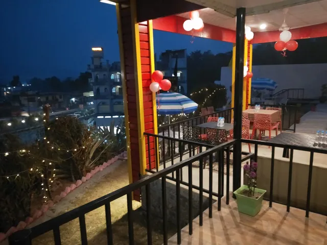 Rock Wood Cottages And Restaurant