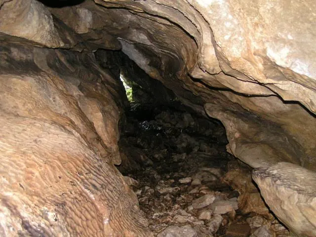 Giant's Hole