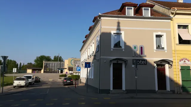 RQ Boutique & Unique Hotel