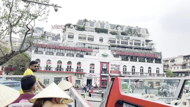Hoan kiem lake center