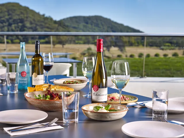 Chrismont Cellar Door, Restaurant & Accommodation