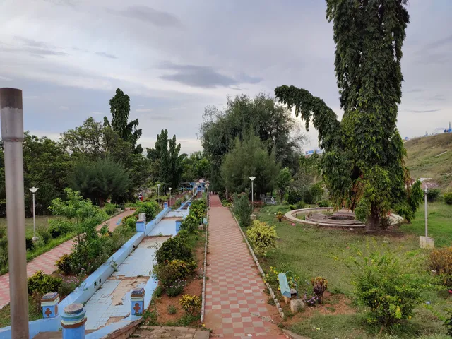 Vaigai Dam Park main entrance