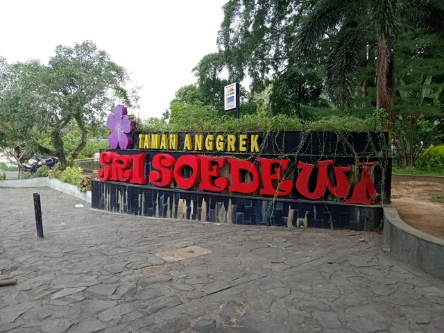 Taman Anggrek Sri Sudewi - Jambi