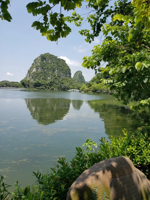 Seven-star Crags Dongmen Square