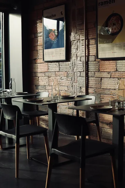 7 Doors Down Eatery feat. Blue Steel Pizza