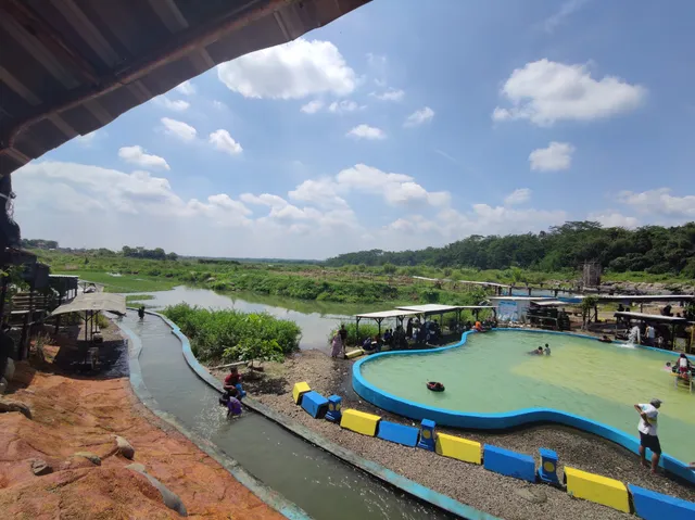 Wisata Danau Alkautsar