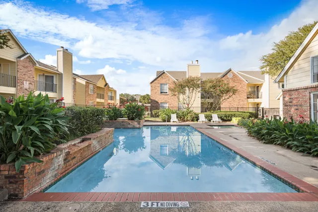 Raintree Apartments, Sherman, TX