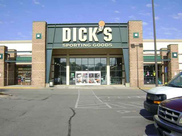 DICK'S Sporting Goods