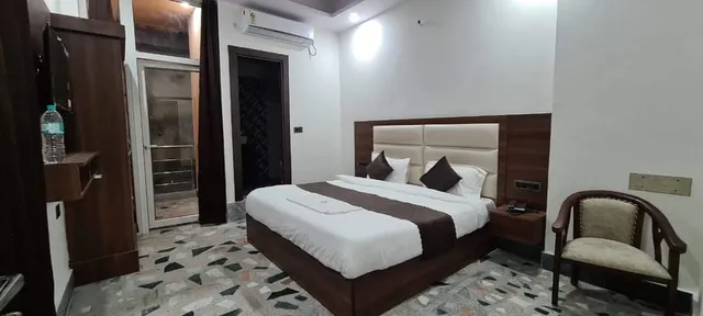 Jai Raghu Shiv Hotel (JRS)
