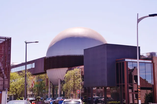 Palace The Universe And Science De Cappelle-La-Grande