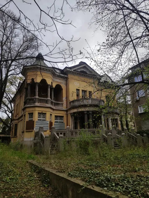 House with the Strawberries