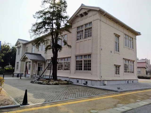 オウミジョウフデントウサンギョウカイカン