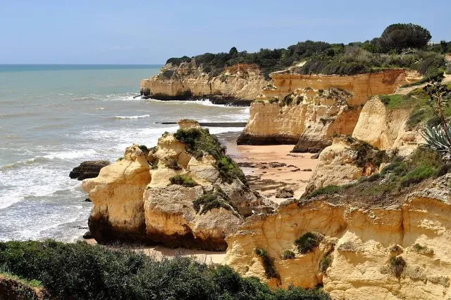 Praia dos Beijinhos Este