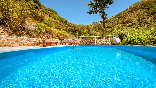 Ellafos Traditional Living