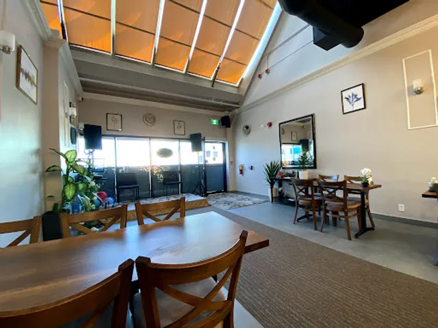 Karat Cafe & Restaurant