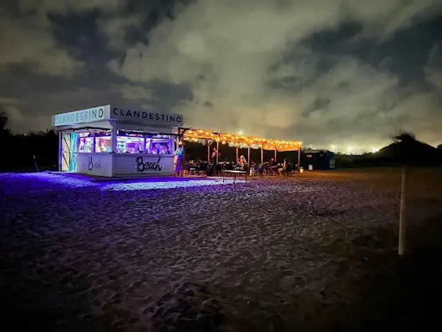 Clandestino beach massalfasar