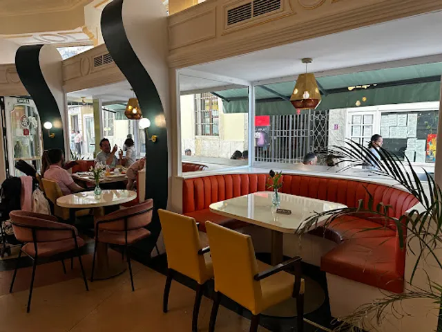 Carmen GastroBar Gin Club