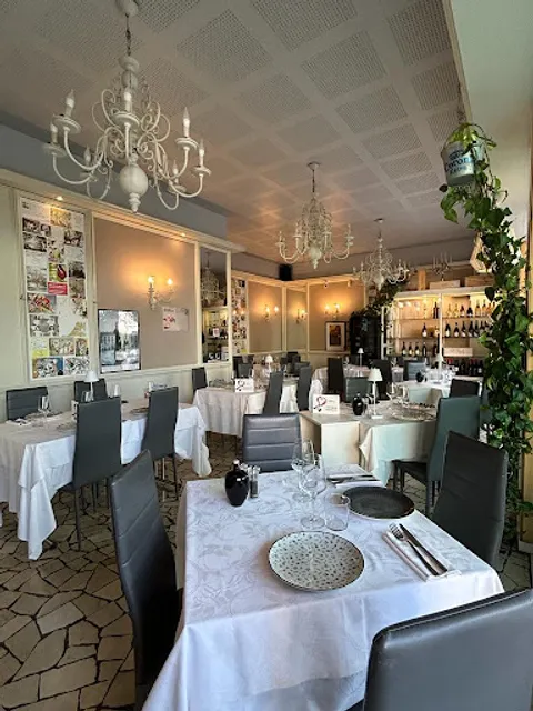 Milano Caffe 'Wine Bar