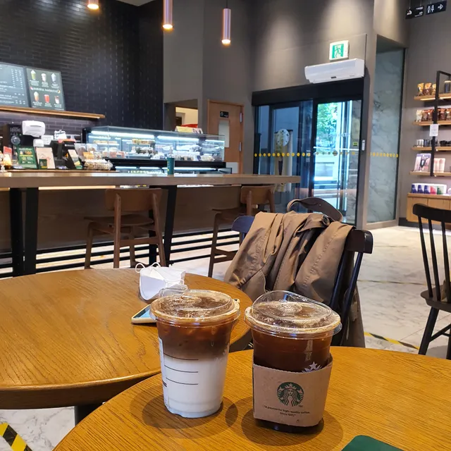 Starbucks Pacific Tower