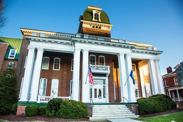 Commonwealth Senior Living at Stratford House