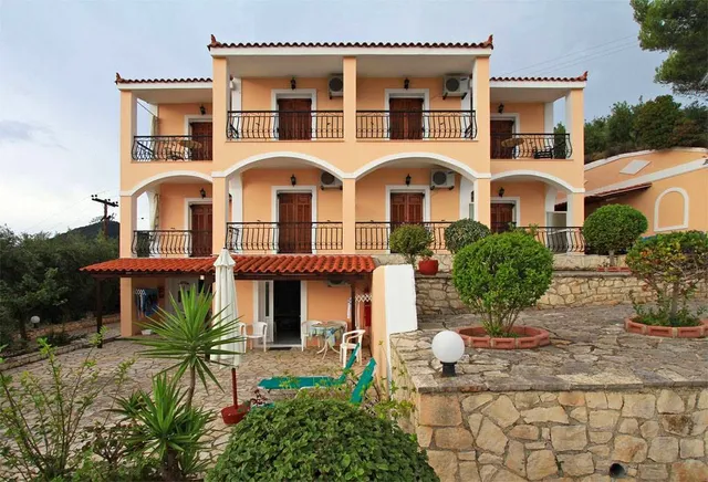 Villa Contessa Studios