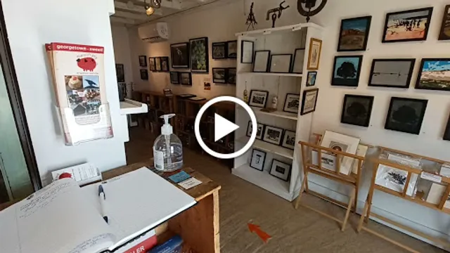 Maroon Pig Art Gallery & Sweet Shop