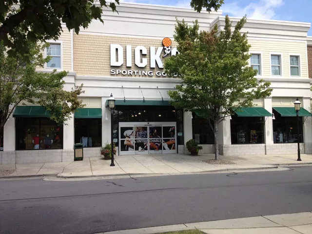 DICK'S Sporting Goods