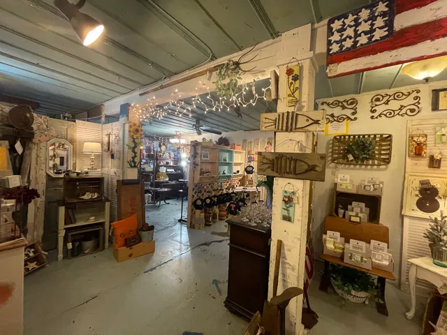 A Coastal Chic and Antique Shop
