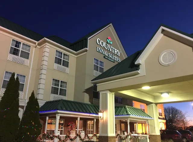 Country Inn & Suites by Radisson, Effingham, IL