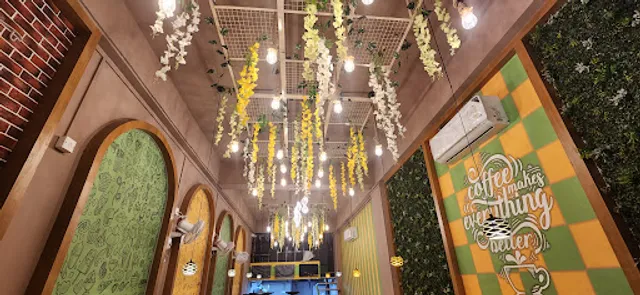 Cheesy Crazy Cafe, Chandkheda