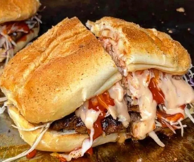 Aqui Me Quedo Food Truck