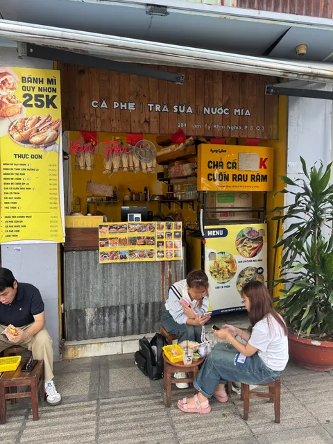 Bánh mì chấm Hung Tubes