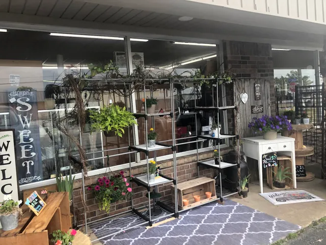 Lisa's Eagle Nest Flea Market