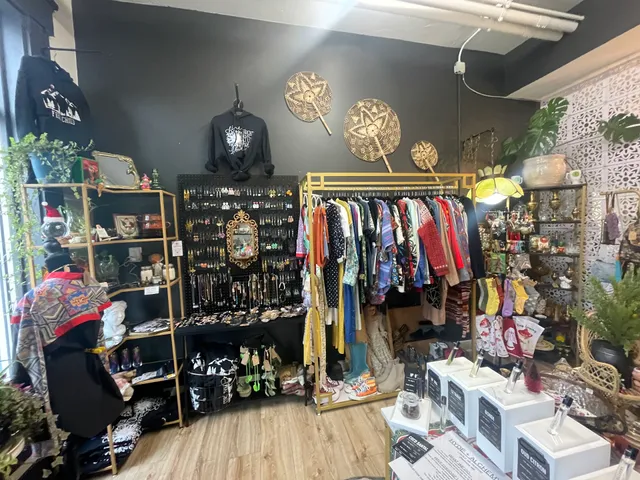 FERAL CHILD (Eclectic Boutique & Salon)