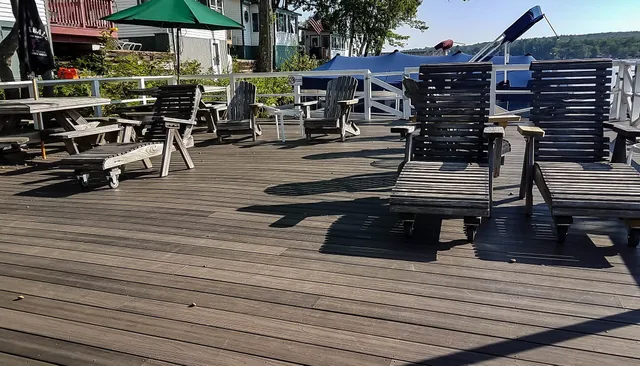 Lord Hampshire Motel & Cottage