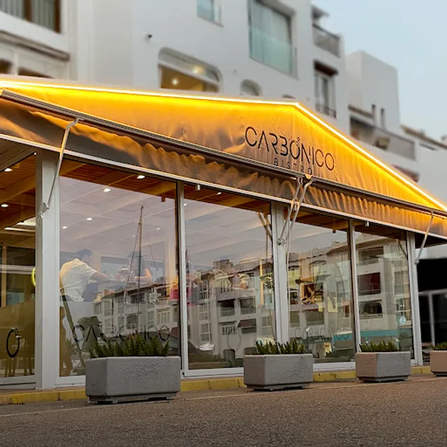 Carbónico Bistró