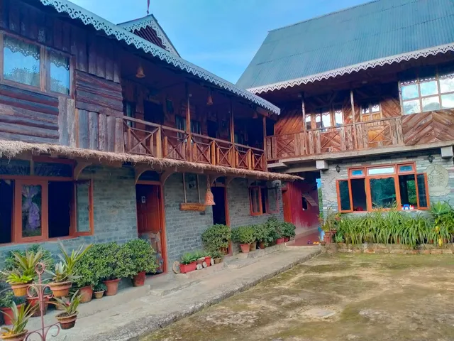 Lake View Nest Eco Retreat & Homestay Khecheopalri