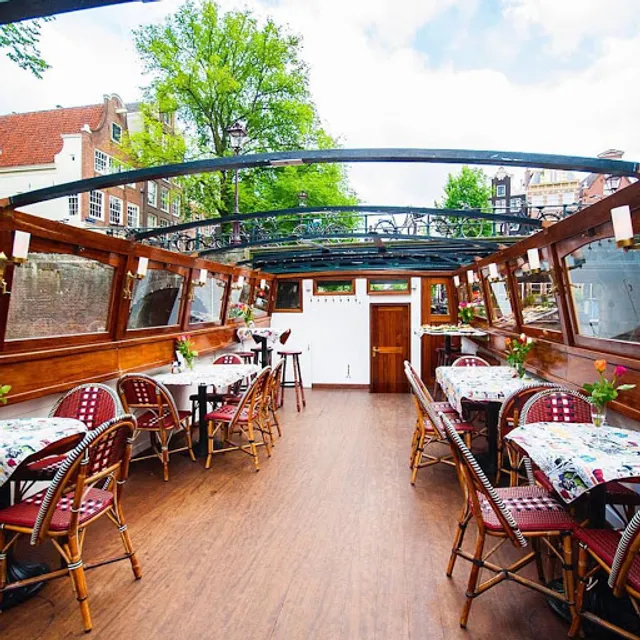 Miss G’s Brunch Boat