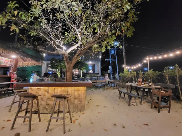 ส้มตำหัวไม้ สาขาเกาะหลีเป๊ะ