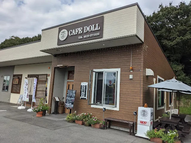 CAFE DOLL