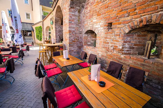 Zeitlos an der alten Stadtmauer