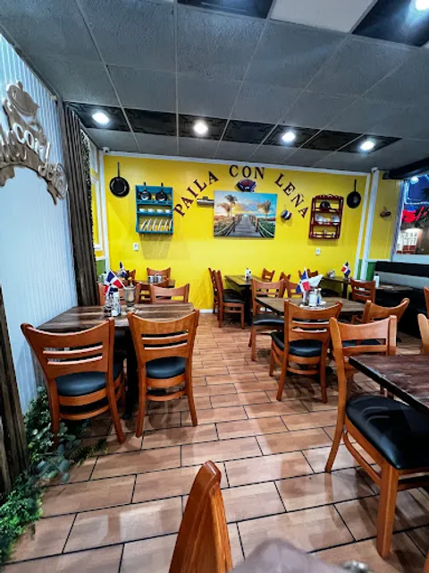 Paila con Leña Restaurant