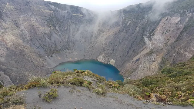 Mirador del Cráter del Volcán Irazú