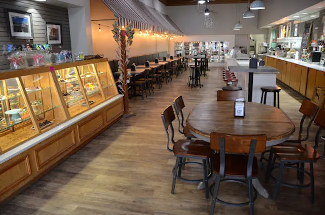 Alexander's On The Square