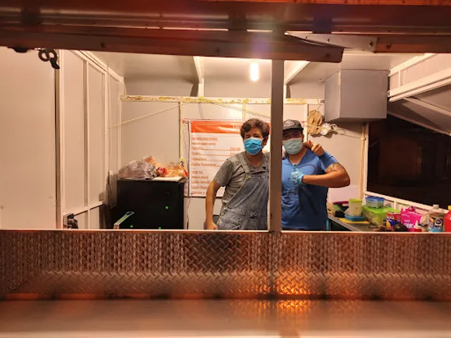 Tortas y Hamburguesas "Los Mapaches"