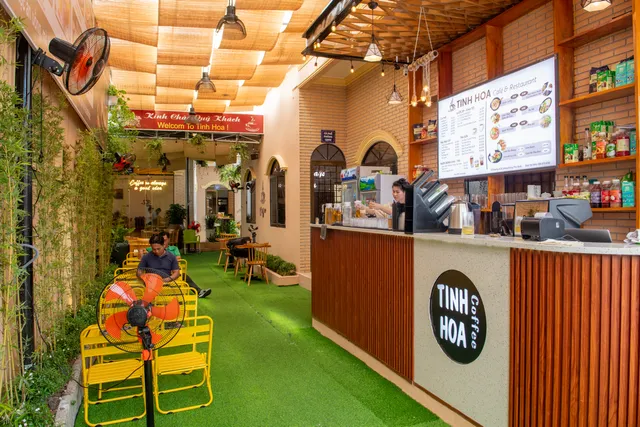 Tinh Hoa Drinks & Restaurant - điểm tâm, cơm trưa, cháo đêm
