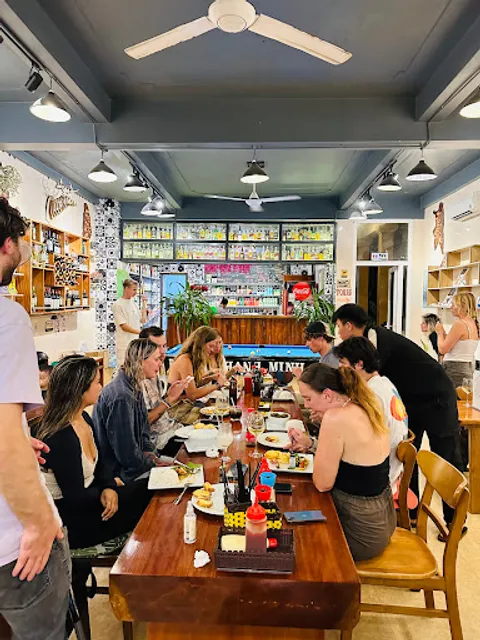 Tree House Cafe & Restaurant