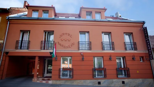 Barbakán Hotel and Restaurant