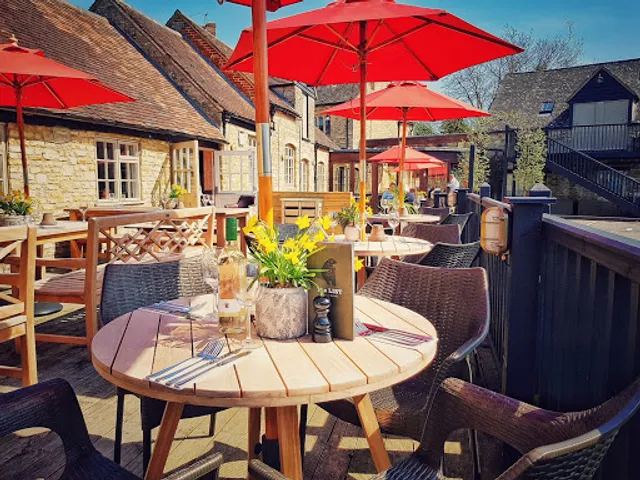 The Bear & Ragged Staff