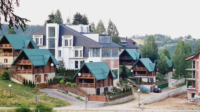 Златарске брвнаре